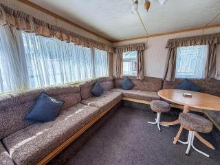 Fantastic 4 Berth Caravan In Skegness With Private Hot Tub Ref 96023H - Skegness - 2