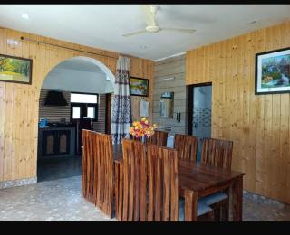 ROYALE PEAKS villa sonamarg Rd - - 6