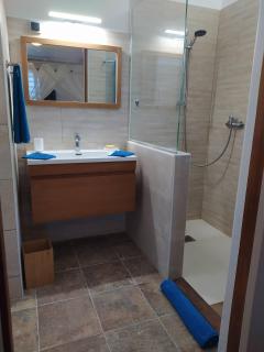 Superbe haut de villa avec grande piscine - 2