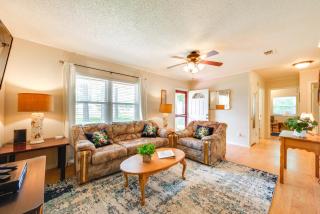 Fish, Relax and Repeat Home with Yard in Eastpoint! - Eastpoint - 7