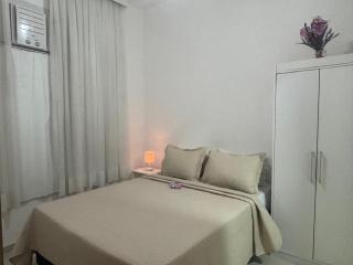 Sol e Mar Copacabana -ar condicionado , geladeira, Wi-Fi e 3 camas a 1 quadra da praia - 1