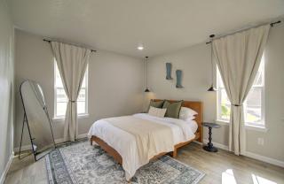 Charming Ranch Steps to UH | Fire Pit | Big Yard - Houston - 3