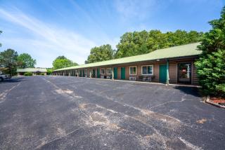 Fishtale Lodge - - 5