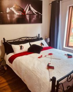 The KinkyKabin - Sandton - 7
