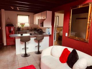 The KinkyKabin - Sandton - 5