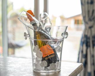 Loluke Lodge on The Lake - Carnforth - 3