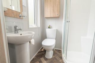 Loluke Lodge on The Lake - Carnforth - 1