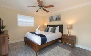 Sunlit Escape 3BR and 2BA with Private Pool and Backyard - 8