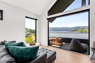 Modern gem at Hafslovatnet - Hafslo - 1