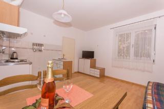 Ferienwohnung Für Vier Personen Mit Balkon - Trogir - 9