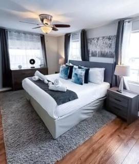 Charming 4BR Home with Heated Pool in Hollywood - 6