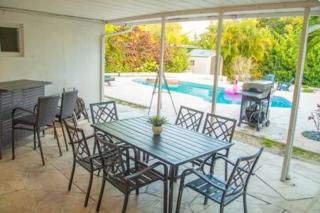 Charming 4BR Home with Heated Pool in Hollywood - 2