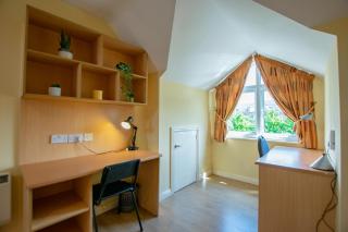 Spacious 5 Bedroom House - Galway - 9