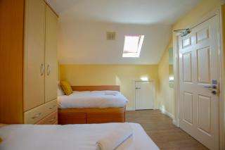 Spacious 5 Bedroom House - Galway - 6