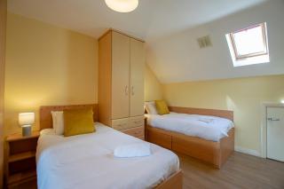 Spacious 5 Bedroom House - 2