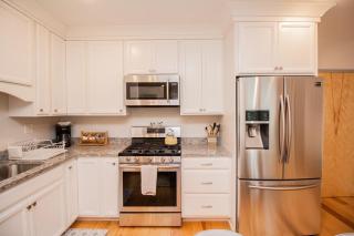 Stylish 2br W Full Kitchen, Laundry & Cen Air - Boston - 6