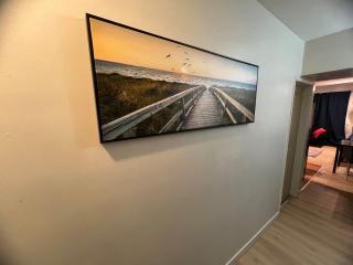 Fully Furnished 2BR with Free Parking Near Downtown and University of Calgary - Calgary - 9