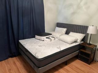 Fully Furnished 2BR with Free Parking Near Downtown and University of Calgary - Calgary - 2