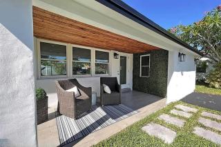 Chic 3BR 2BA Getaway with Private Pool Oasis - Fort Lauderdale - 1