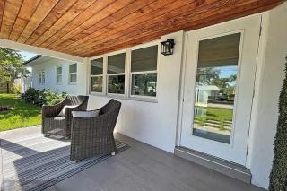 Chic 3BR 2BA Getaway with Private Pool Oasis - Fort Lauderdale - 2