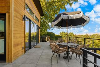 Stunning Views - High End 4BR Home with Hot Tub and Sauna - Boise - 8