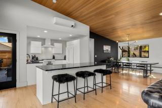 Stunning Views - High End 4BR Home with Hot Tub and Sauna - Boise - 1