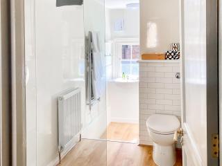 The Knights Apartment, Eastbridge Hospital - Canterbury - 2