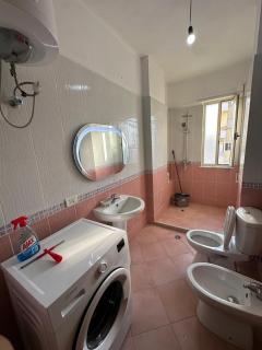 Leo apartaments with sea view - Durrës - 7