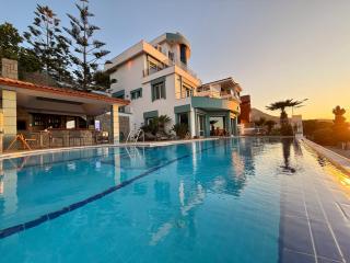 Miromara Hotel Pool Bar - Karaburun - 0