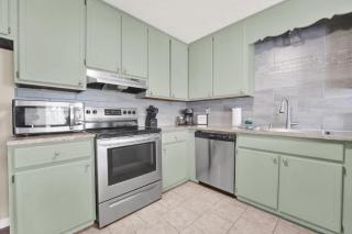 Two Spaces in One Main House and Guest House 25 Min to PCB - 9