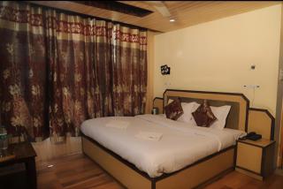 Hotel Sita Inn Near Mall Road - free wifi and mountain view - 8