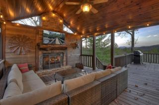 Bar 5 Cabin Beautiful views soothing hot tub outdoor living and more - 6