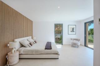 Contemporary Villa with Heated Pool Near Sea - Saint-Raphaël - 3