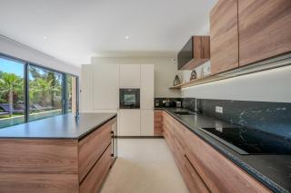Contemporary Villa with Heated Pool Near Sea - Saint-Raphaël - 1
