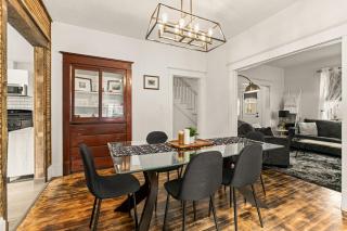 Spacious home Downtown Moncton sleeps up to 10 - 2
