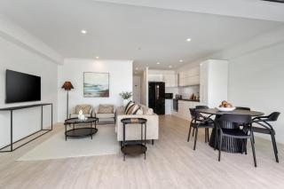QV Stays Waterfront Getaway - 6