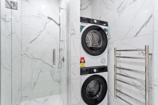 QV Stays Waterfront Getaway - 2