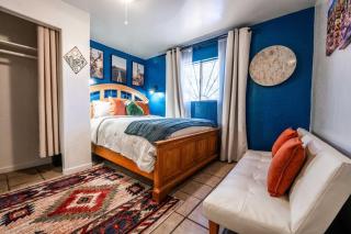 Pool, Deck, Fire-Pit - 5 min to UofA & Downtown - Tucson - 6
