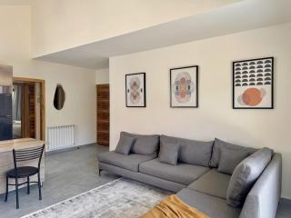 Aria Faqra 3BR w Balcony - 4