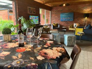 Red Architect Villa cozy gas heater & braai under verandah - Stellenbosch - 5