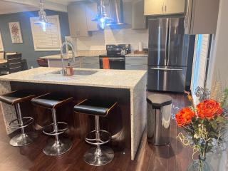 Family Circle in Embry Hills - 4