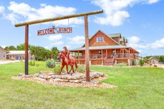 Log Home at RusTx Ranch - 7