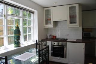 Woodlands Cozy Cottage in Gerrards Cross - Gerrards Cross - 3
