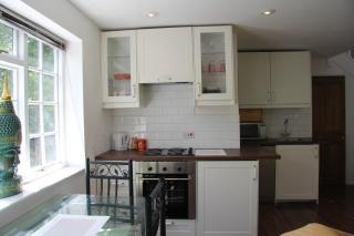 Woodlands Cozy Cottage in Gerrards Cross - Gerrards Cross - 2