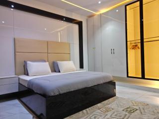Gem stone 2 Bedroom Apartment Lekki Phase 1 - Mama - 9