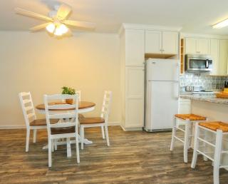 House of Waves - Freshly Renovated 2BR, new AC and Pool - 1