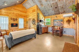 RusTx Ranch Unit 5- Getaway - Wimberley - 1