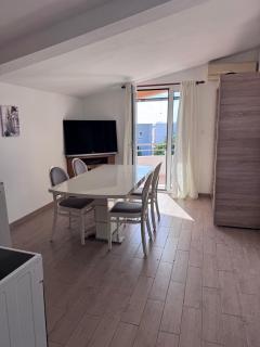 Classic Adriatic House - Dobra Voda - 6