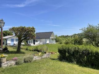 Charming Garden Cottage in Levide - 1