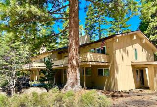 Tahoe Townhome-Lake-Beach-Pool-Amenities - 0